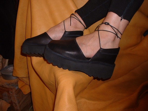black wedge sole